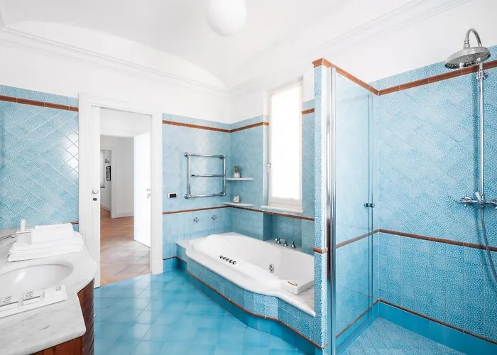 & Else Πανσιόν